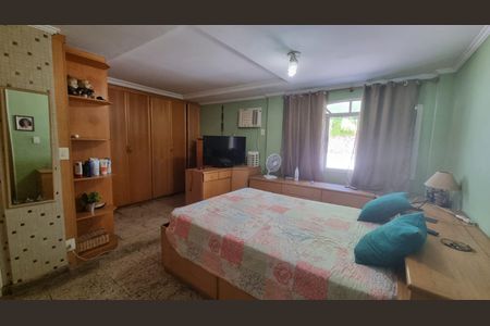 Casa de condomínio à venda com 549m², 6 quartos e 4 vagas Casa de condomínio à venda com 549m², 6 quartos e 4 vagasQuarto
