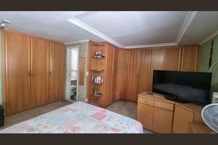 Casa de condomínio à venda com 549m², 6 quartos e 4 vagas Casa de condomínio à venda com 549m², 6 quartos e 4 vagasQuarto