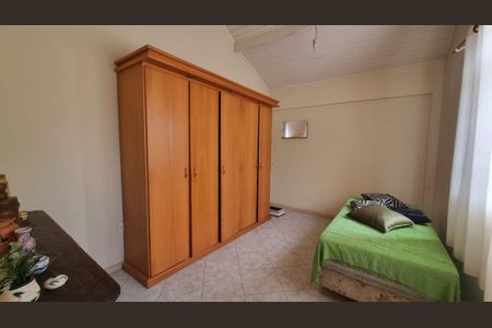 Casa de condomínio à venda com 549m², 6 quartos e 4 vagas Casa de condomínio à venda com 549m², 6 quartos e 4 vagasQuarto