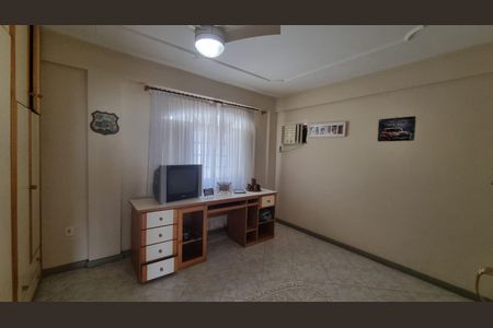 Casa de condomínio à venda com 549m², 6 quartos e 4 vagas Casa de condomínio à venda com 549m², 6 quartos e 4 vagasQuarto