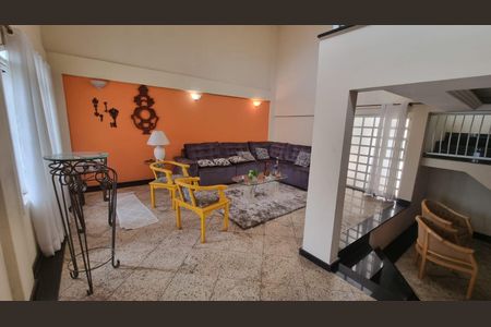 Sala de casa de condomínio à venda com 6 quartos, 549m² em Jacarepaguá, Rio de Janeiro