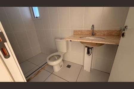 Banheiro Social de apartamento à venda com 3 quartos, 76m² em Setor Coimbra, Goiânia