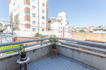 Apartamento à venda com 75m², 2 quartos e 1 vaga Apartamento à venda com 75m², 2 quartos e 1 vagaVaranda do Quarto 2