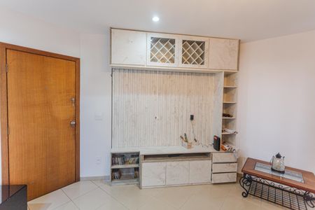 Apartamento à venda com 75m², 2 quartos e 1 vaga Apartamento à venda com 75m², 2 quartos e 1 vagaSala