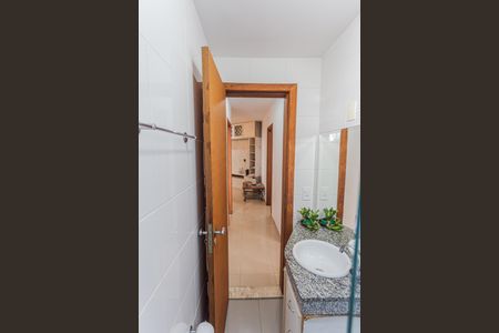 Apartamento à venda com 75m², 2 quartos e 1 vaga Apartamento à venda com 75m², 2 quartos e 1 vagaBanheiro Social