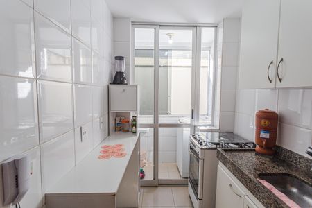 Apartamento à venda com 75m², 2 quartos e 1 vaga Apartamento à venda com 75m², 2 quartos e 1 vagaCozinha/Área de Serviço
