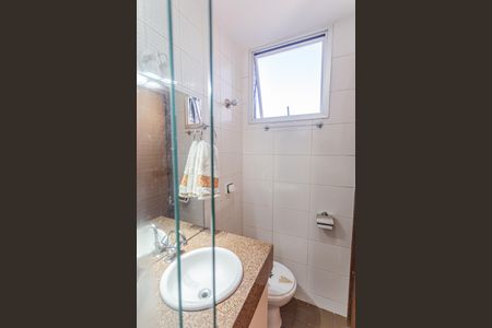 Apartamento à venda com 75m², 2 quartos e 1 vaga Apartamento à venda com 75m², 2 quartos e 1 vagaBanheiro da Suíte