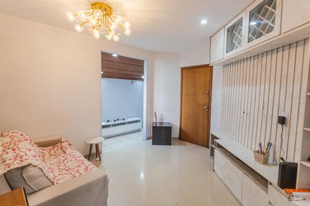 Apartamento à venda com 75m², 2 quartos e 1 vaga Apartamento à venda com 75m², 2 quartos e 1 vagaSala