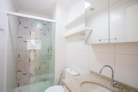 Banheiro social de apartamento para alugar com 3 quartos, 88m² em Campestre, Santo André