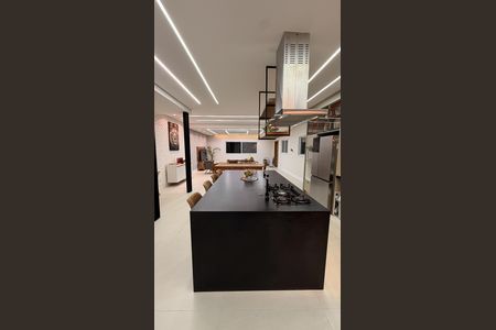 Casa de condomínio à venda com 450m², 6 quartos e 6 vagas Casa de condomínio à venda com 450m², 6 quartos e 6 vagasCozinha
