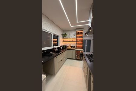Casa de condomínio à venda com 450m², 6 quartos e 6 vagas Casa de condomínio à venda com 450m², 6 quartos e 6 vagasCozinha