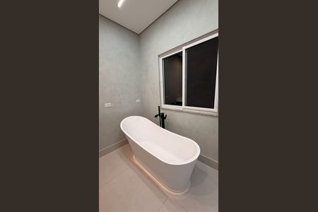 Casa de condomínio à venda com 450m², 6 quartos e 6 vagas Casa de condomínio à venda com 450m², 6 quartos e 6 vagasBanheiro