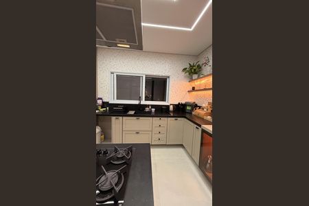 Casa de condomínio à venda com 450m², 6 quartos e 6 vagas Casa de condomínio à venda com 450m², 6 quartos e 6 vagasCozinha