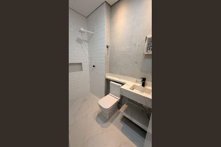 Casa de condomínio à venda com 450m², 6 quartos e 6 vagas Casa de condomínio à venda com 450m², 6 quartos e 6 vagasBanheiro