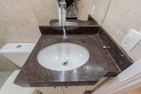 Apartamento à venda com 64m², 2 quartos e 1 vaga Apartamento à venda com 64m², 2 quartos e 1 vagaBanheiro
