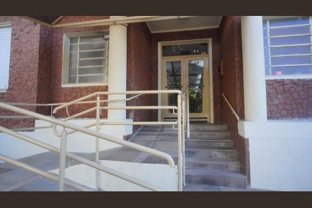 Hall de entrada de apartamento para alugar com 3 quartos, 72m² em Auxiliadora, Porto Alegre