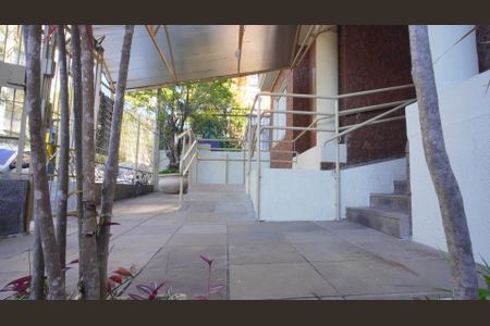 Hall de entrada de apartamento para alugar com 3 quartos, 72m² em Auxiliadora, Porto Alegre