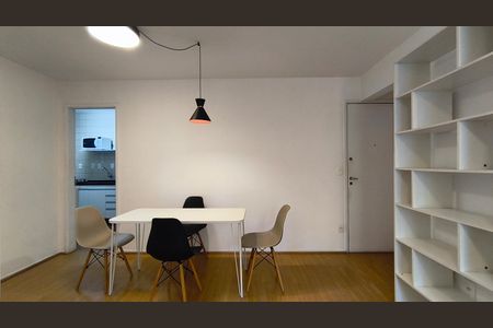 Apartamento à venda com 57m², 2 quartos e 1 vaga Apartamento à venda com 57m², 2 quartos e 1 vagaSala