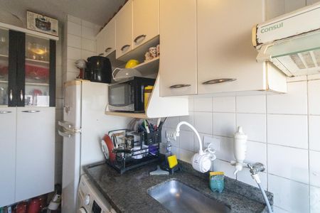 Cozinha de apartamento para alugar com 2 quartos, 43m² em Vila Mazzei, São Paulo