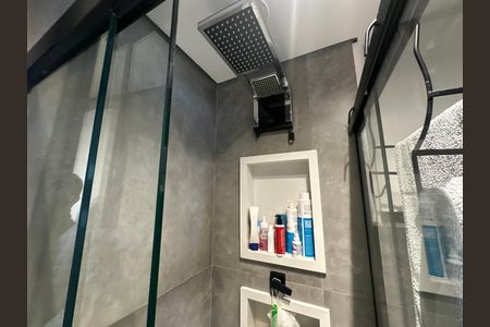 Banheiro de apartamento à venda com 2 quartos, 52m² em Alphaville Empresarial, Barueri