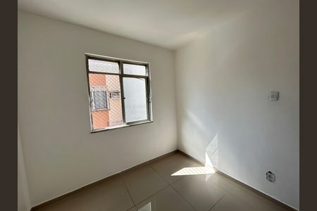 Quarto 1 de apartamento para alugar com 2 quartos, 50m² em Praça Seca, Rio de Janeiro