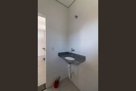 Casa para alugar com 100m², 2 quartos e 1 vaga Casa para alugar com 100m², 2 quartos e 1 vagaBanheiro social