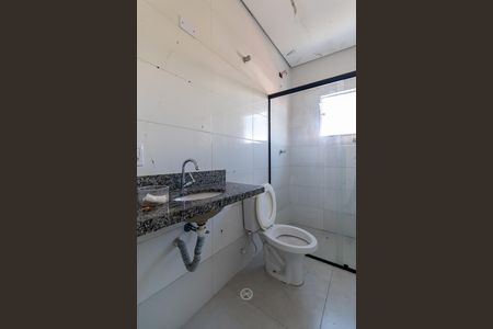 Casa para alugar com 100m², 2 quartos e 1 vaga Casa para alugar com 100m², 2 quartos e 1 vagaBanheiro da suíte