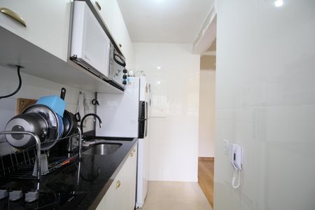 Cozinha de apartamento à venda com 2 quartos, 44m² em Jardim Paris, São Paulo