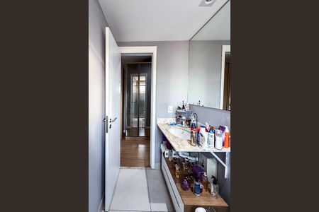 Apartamento à venda com 82m², 2 quartos e 2 vagas Apartamento à venda com 82m², 2 quartos e 2 vagasBanheiro da Suíte