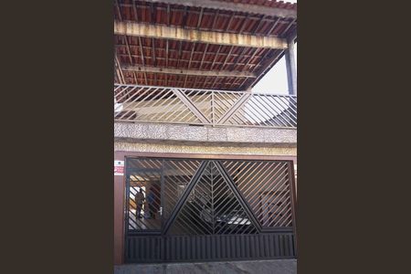 Fachada de casa à venda com 3 quartos, 150m² em Jardim Santa Teresinha, São Paulo