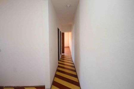Casa à venda com 150m², 3 quartos e 4 vagasCorredor