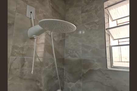 chuveiro  de casa para alugar com 2 quartos, 60m² em Boca do Rio, Salvador