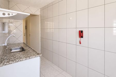 Cozinha de apartamento para alugar com 2 quartos, 49m² em Chácara Roselândia, Cotia