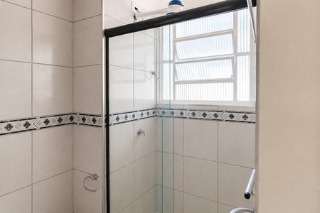 Banheiro de apartamento para alugar com 2 quartos, 49m² em Chácara Roselândia, Cotia