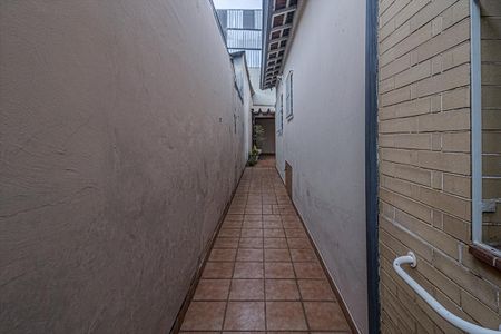 corredor lateral_2 de casa à venda com 2 quartos, 115m² em Vila Natalia, São Paulo