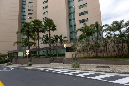 Apartamento à venda com 57m², 1 quarto e 2 vagas Apartamento à venda com 57m², 1 quarto e 2 vagasFachada