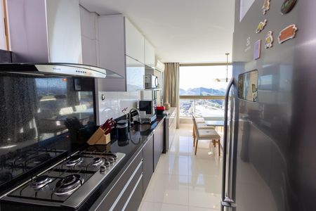 Apartamento à venda com 57m², 1 quarto e 2 vagas Apartamento à venda com 57m², 1 quarto e 2 vagasCozinha