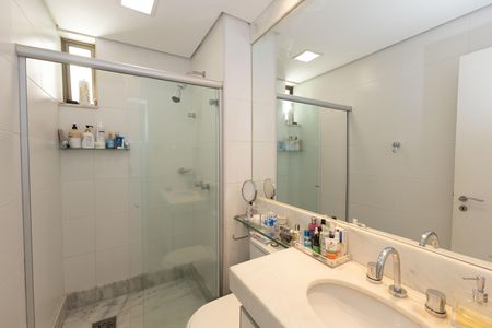 Apartamento à venda com 57m², 1 quarto e 2 vagas Apartamento à venda com 57m², 1 quarto e 2 vagasBanheiro da Suíte 1