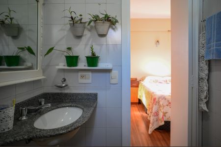 Apartamento à venda com 127m², 2 quartos e 3 vagas Apartamento à venda com 127m², 2 quartos e 3 vagasBanheiro Quarto 1 - Suite