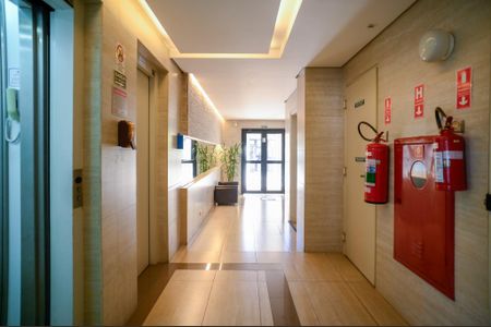Apartamento à venda com 127m², 2 quartos e 3 vagas Apartamento à venda com 127m², 2 quartos e 3 vagasHall social