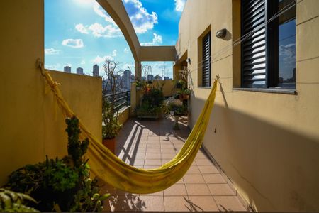 Apartamento à venda com 127m², 2 quartos e 3 vagas Apartamento à venda com 127m², 2 quartos e 3 vagasVaranda