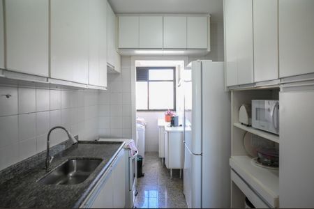 Apartamento à venda com 127m², 2 quartos e 3 vagas Apartamento à venda com 127m², 2 quartos e 3 vagasCozinha