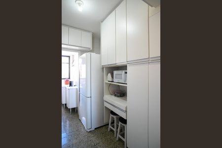 Apartamento à venda com 127m², 2 quartos e 3 vagas Apartamento à venda com 127m², 2 quartos e 3 vagasCozinha