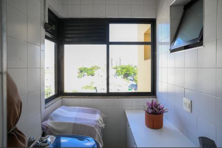 Apartamento à venda com 127m², 2 quartos e 3 vagas Apartamento à venda com 127m², 2 quartos e 3 vagasÁrea de Serviço