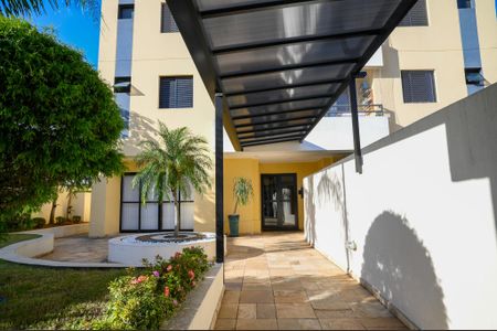 Apartamento à venda com 127m², 2 quartos e 3 vagas Apartamento à venda com 127m², 2 quartos e 3 vagasEntrada