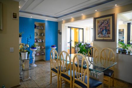 Apartamento à venda com 127m², 2 quartos e 3 vagas Apartamento à venda com 127m², 2 quartos e 3 vagasSala de Jantar