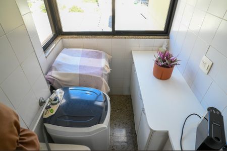 Apartamento à venda com 127m², 2 quartos e 3 vagas Apartamento à venda com 127m², 2 quartos e 3 vagasÁrea de Serviço