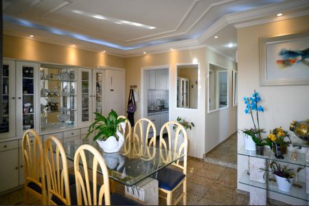 Apartamento à venda com 127m², 2 quartos e 3 vagas Apartamento à venda com 127m², 2 quartos e 3 vagasSala de Jantar