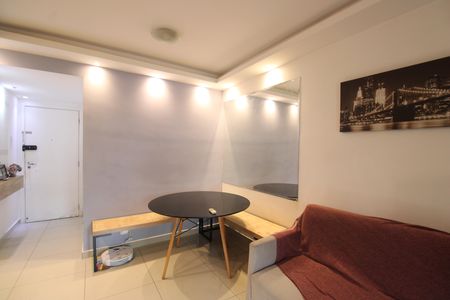 Apartamento à venda com 79m², 2 quartos e 1 vagaSala