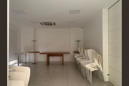 Apartamento à venda com 79m², 2 quartos e 1 vaga Apartamento à venda com 79m², 2 quartos e 1 vagaÁrea comum - Salão de festas